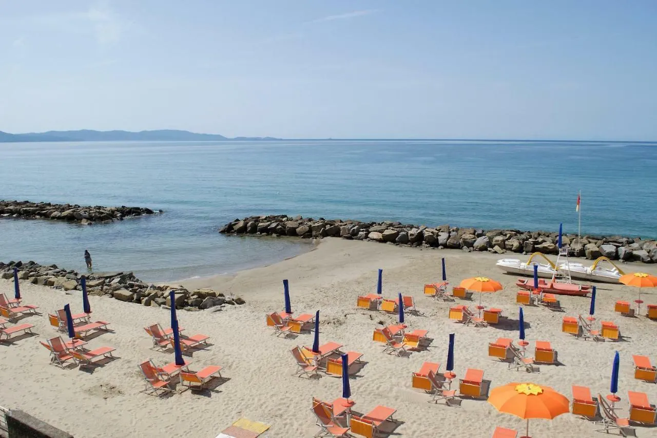 Suites Pratoranieri Beach Follonica 0*,  Italien